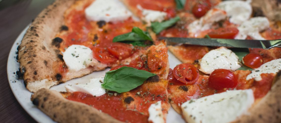 Tomato basil pizza with mozzarella