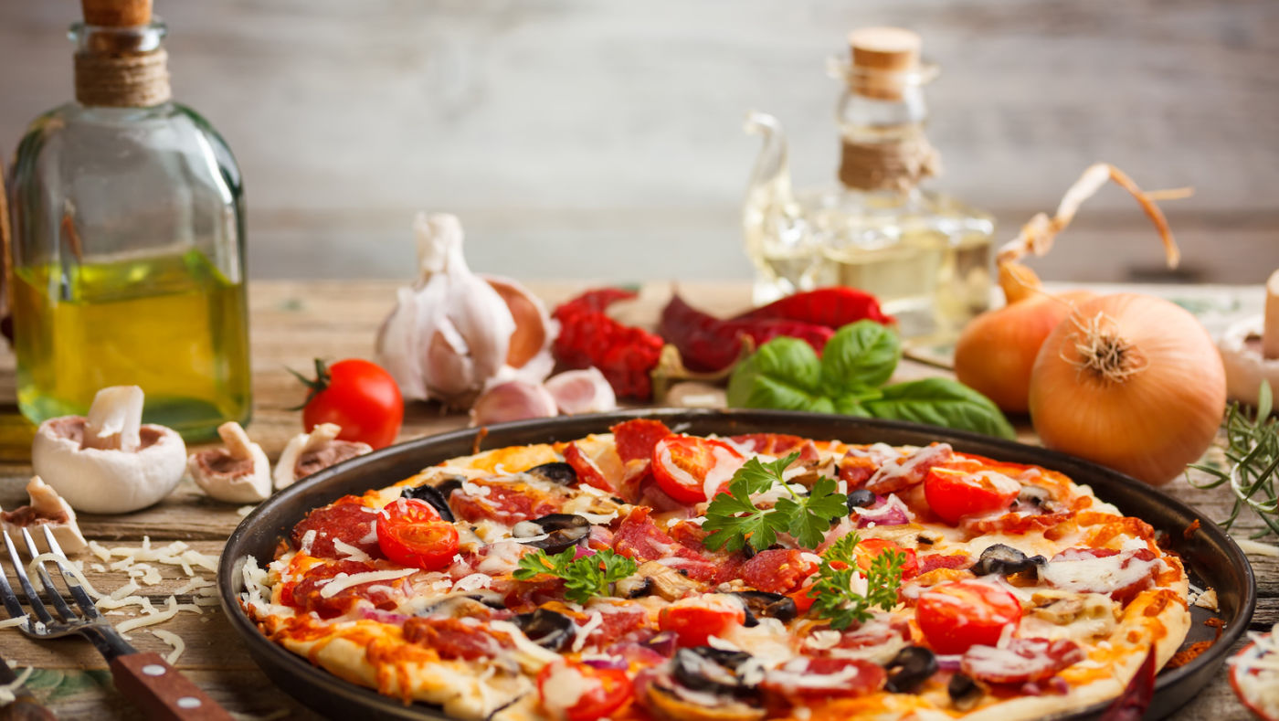 Pizza with salami, olives and goat cheese - وصفة ماما