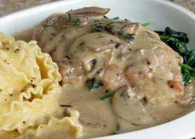 طريقة عمل بيكاتا الدجاج بالمشروم