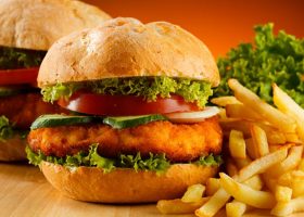 طريقة عمل برجر الدجاج