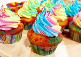 طريقة عمل كب كيك الألوان