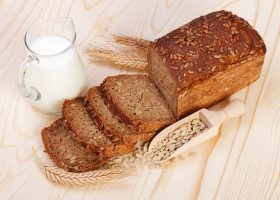 طريقة عمل الخبز الاسمر للدايت