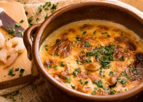 طريقة طاجن السي فود بالكريمة