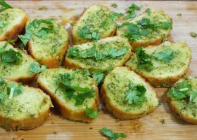 طريقة عمل خبز بالثوم