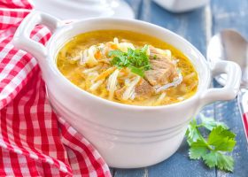 طريقة عمل شوربة شعرية بالدجاج