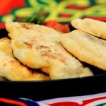 طريقة عمل عيش باللبنة
