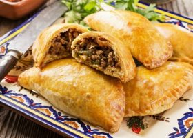 طريقة عمل فطائر اللحم المقلية