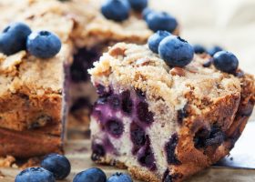 طريقة عمل كيكة التوت البري