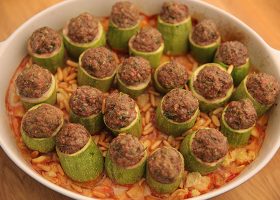 طريقة عمل الكوسا بالكفتة