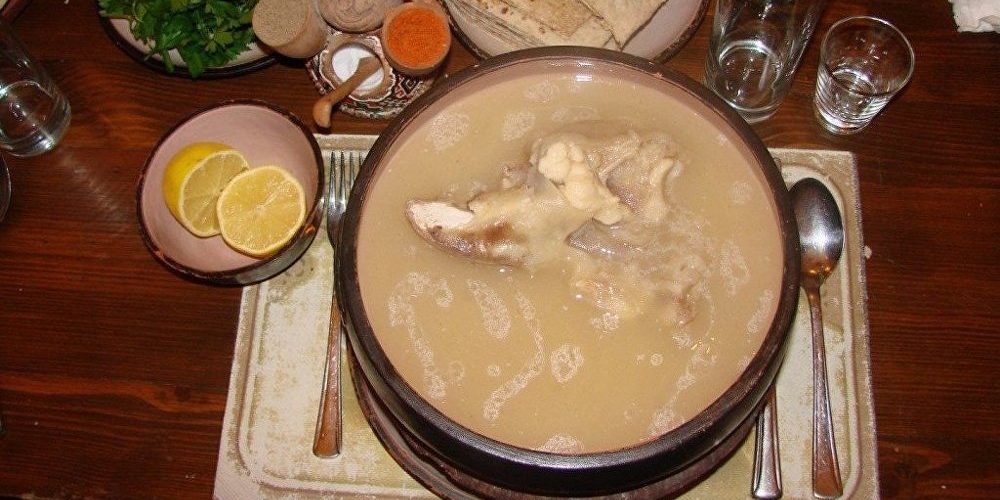 طريقة عمل شوربة الكوارع