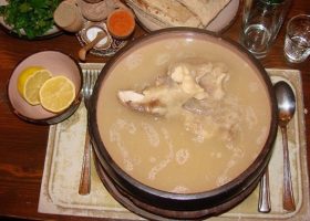 طريقة عمل شوربة الكوارع