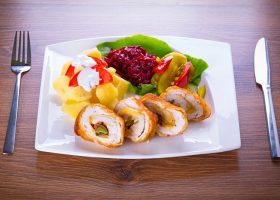 طريقة عمل بانية محشي بالأرز و المكسرات