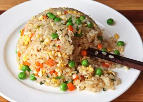 طريقة عمل الأرز الصيني المقلي بالخضار