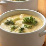 طريقة عمل شوربة القرنبيط بالجبن الشيدر