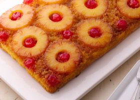 طريقة عمل كيك الأناناس بالكراميل