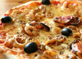 طريقة عمل بيتزا سي فود