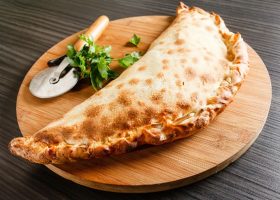 طريقة عمل الكالزون