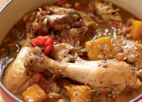 طريقة عمل يخنى الدجاج بالخضر