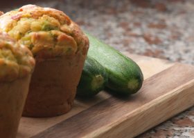 طريقة عمل مافن الكوسا والتمر