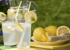طريقة عمل الليمونادة
