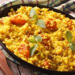 طريقة عمل الأرز الأصفر بالمشمش المجفف