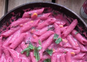 طريقة عل مكرونة بالكريمة و البنجر