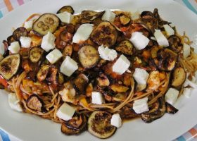 طريقة عمل مكرونة بالباذنجان