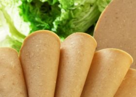 طريقة عمل لانشون دجاج