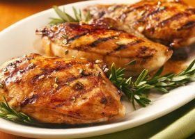 طريقة عمل صدور الدجاج بالمستردة والعسل