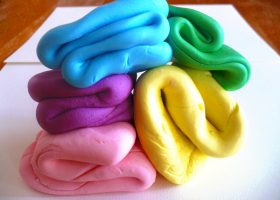 طريقة عمل عجينة السكر (الفوندان)