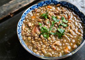 طريقة عمل طاجن الضانى بالعدس