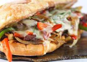 طريقة عمل ساندوتش ستيك فيلادلفيا