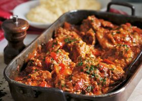 طريقة عمل طاجن أرانب مع الخضر