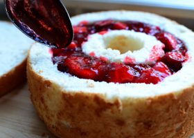 طريقة عمل الكيك الإسفنجي بحشو الفراولة