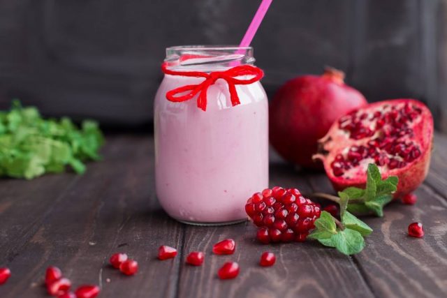 طريقة عمل مشروب زبادى بالرمان