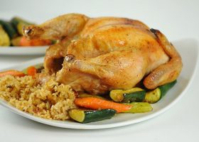 طريقة عمل دجاج محشى بالأرز والقرفة