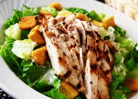 طريقة عمل سيزر سلاد