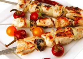 طريقة عمل شيش الدجاج المشوي