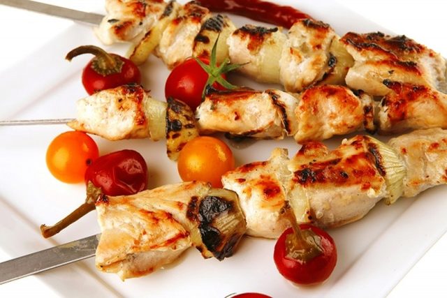 طريقة عمل شيش الدجاج المشوي