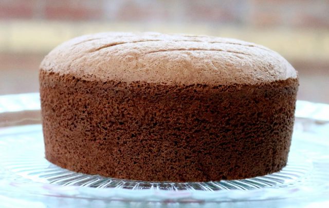 طريقة عمل كيك الشكولاتة الأسفنجى