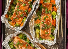 طريقة عمل ورقة السمك بالخضار