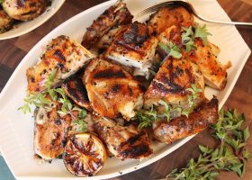 طريقة عمل الدجاج المشوي بالطماطم و الزعتر