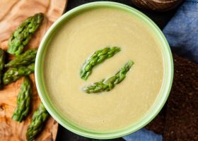 طريقة عمل شوربة الهليون