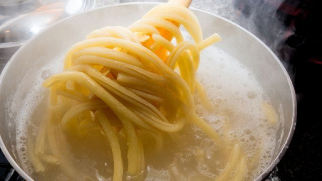 طريقة تسوية المكرونة