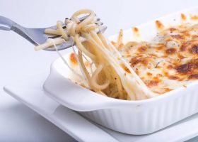 طريقة عمل الإسباجيتى بالبشاميل والفراخ