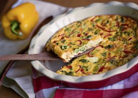 طريقة عمل عجة الخضروات