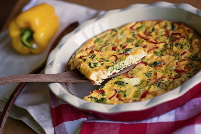 طريقة عمل عجة الخضروات