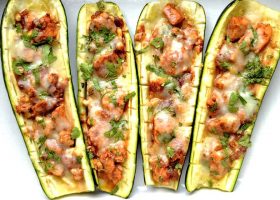 طريقة عمل قوارب الكوسة و الدجاج