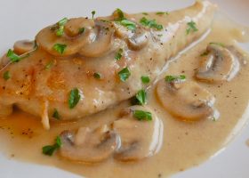 طريقة عمل بيكاتا السمك بالمشروم