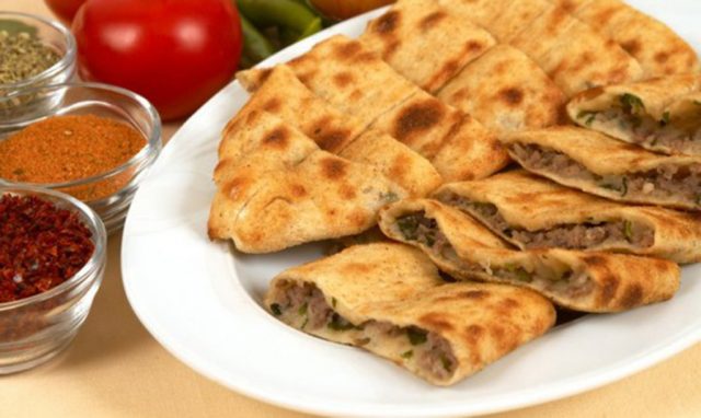 طريقة عمل العرايس اللبنانية